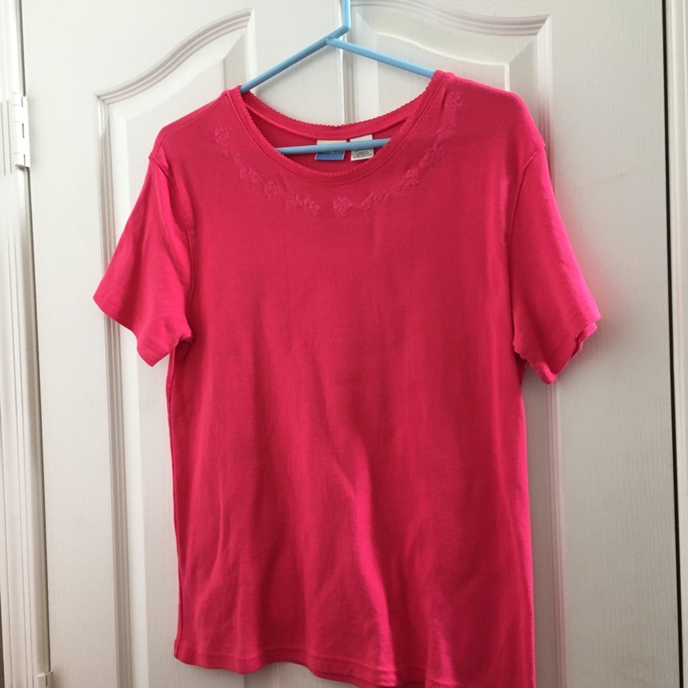 FINAL MARKDOWN Ladies ocean blue tee large